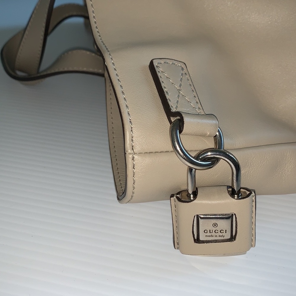 Authentic Gucci tote/backpack - Picture 9 of 16